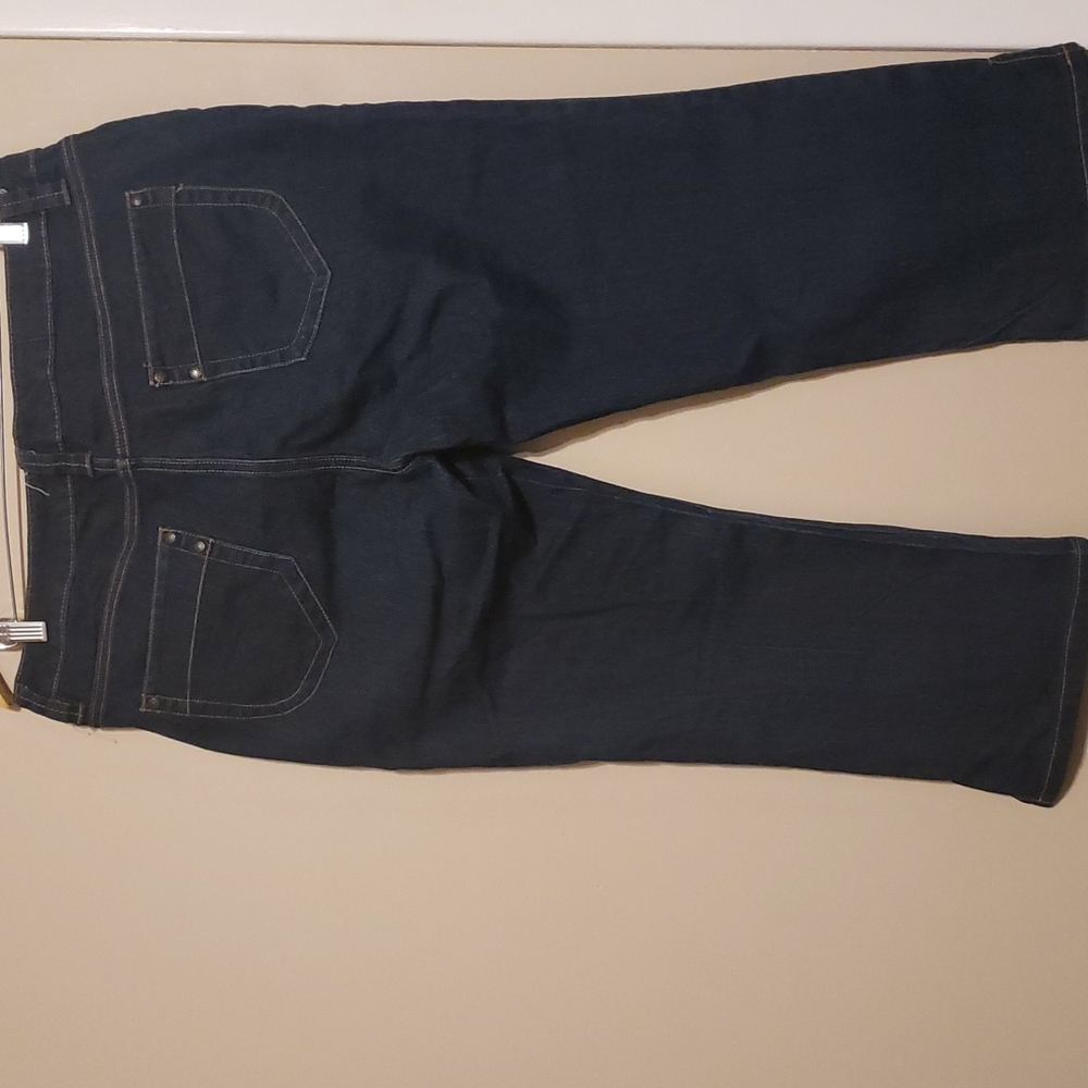 💥3/25$  Crop jeans    ( any 3 listings with starburst can be bundled) - Picture 2 of 5